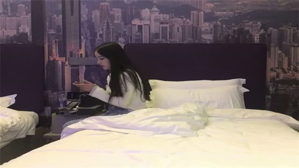 步宾探花绝美写真！巨乳肥臀颜值爆表，看图就硬的神级身材